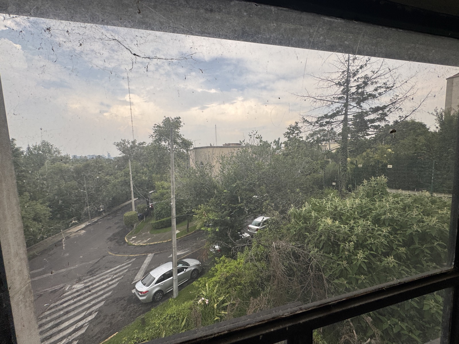 Vista desde ventana hacia la calle